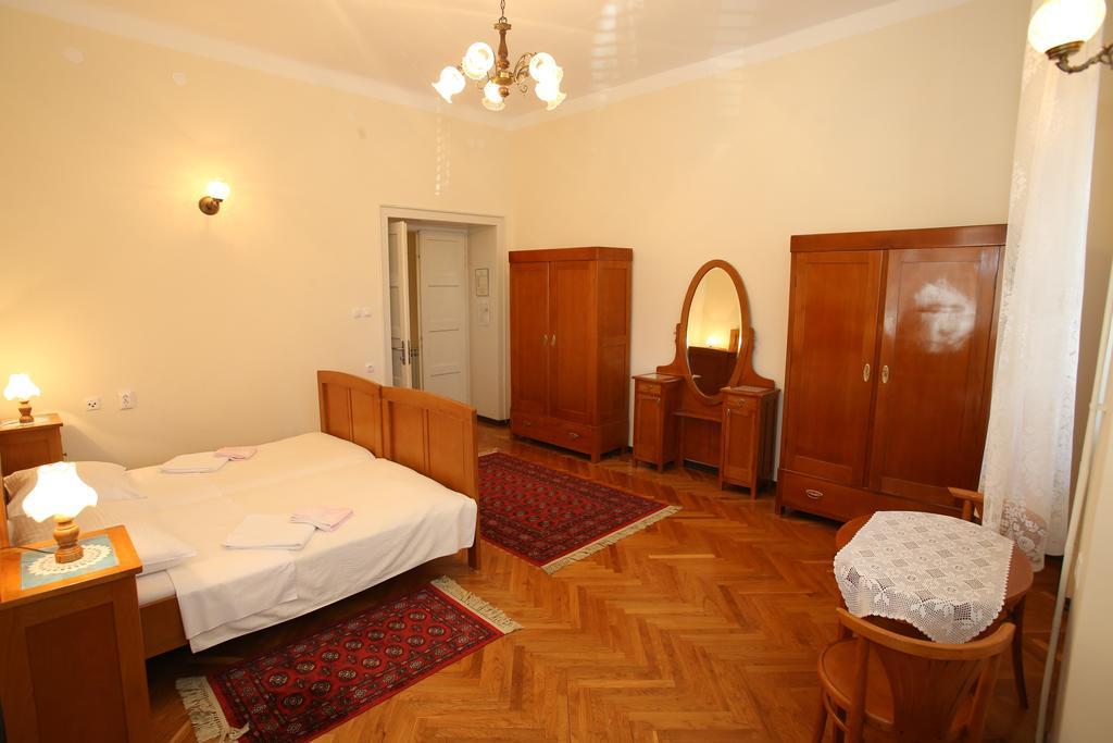 Apartment & Rooms Three Angels Baška Pokoj fotografie